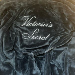 Victoria Secret NWT Black Robe